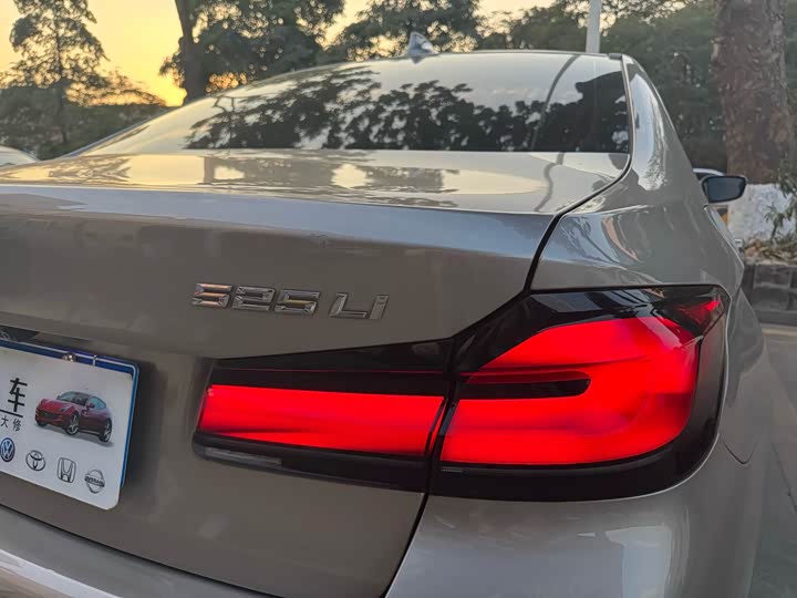 Фото 9 - BMW 5 Series