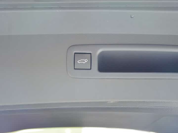 Фото 9 - Toyota Crown Kluger