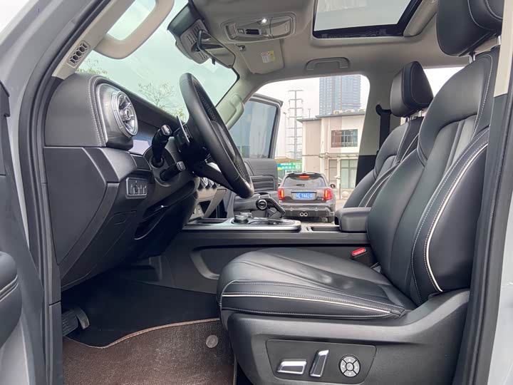 Фото 5 - Tank 300