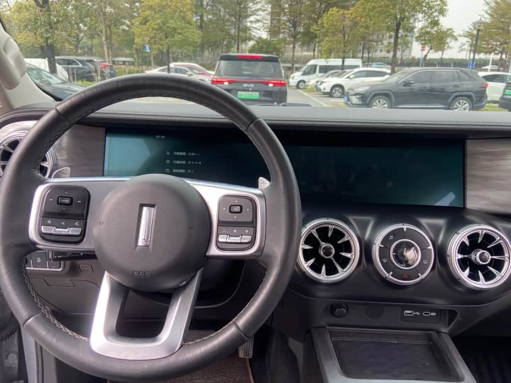 Фото 9 - Tank 300