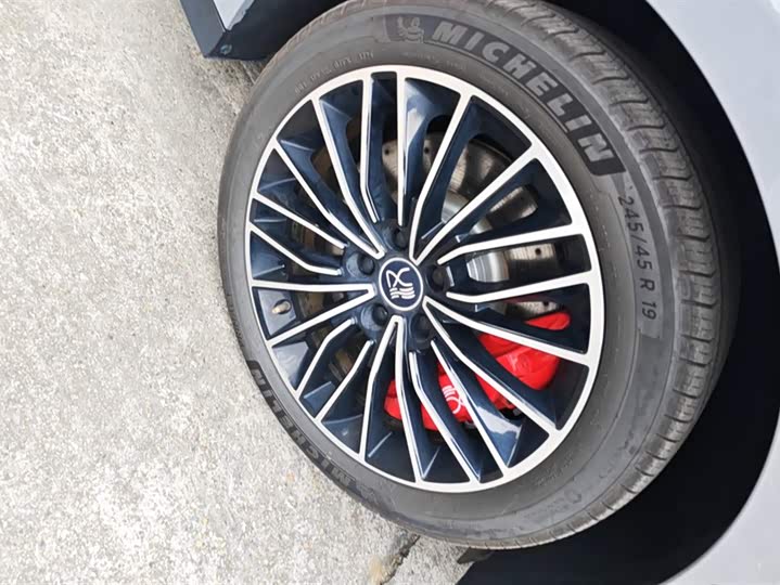 Фото 6 - BYD Han