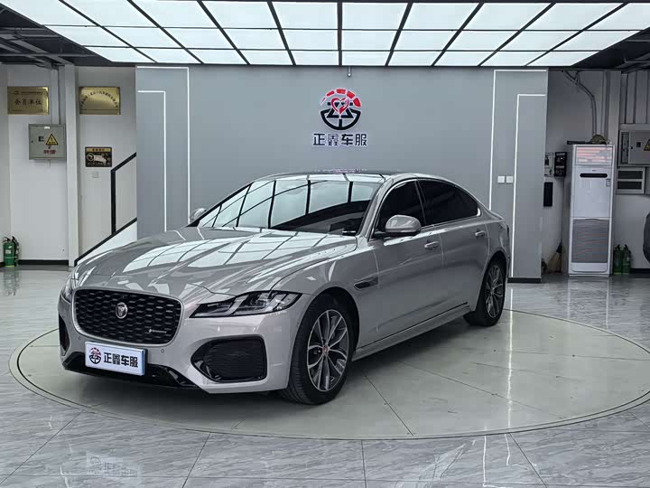 Фото 1 - Jaguar XF L