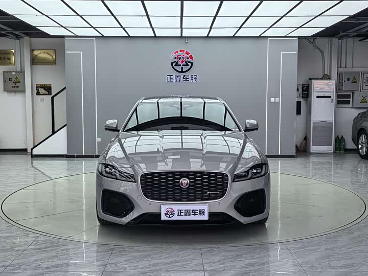 Фото 2 - Jaguar XF L