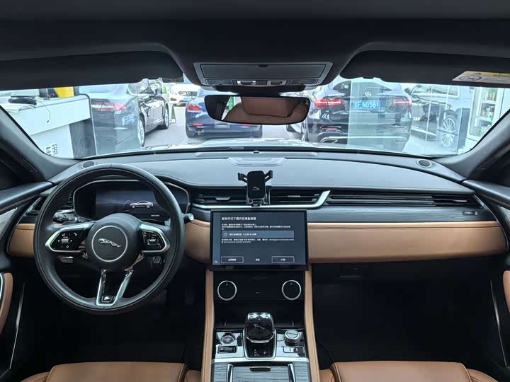 Фото 7 - Jaguar XF L