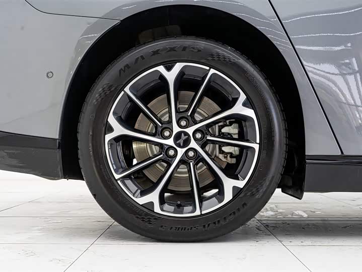 Фото 4 - XPeng P7