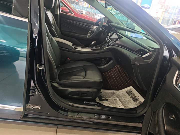 Фото 8 - Buick LaCrosse