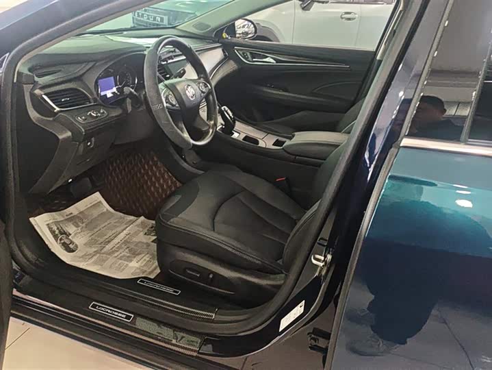 Фото 9 - Buick LaCrosse