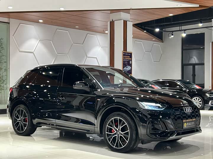 Фото 4 - Audi Q5L