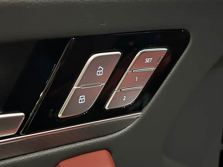 Фото 7 - Audi Q5L