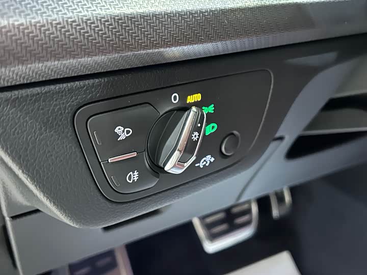 Фото 8 - Audi Q5L