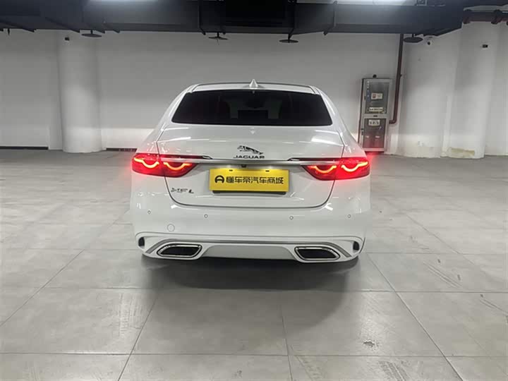 Фото 7 - Jaguar XF L