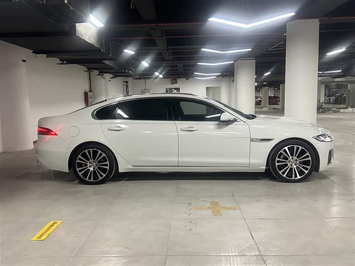 Фото 9 - Jaguar XF L