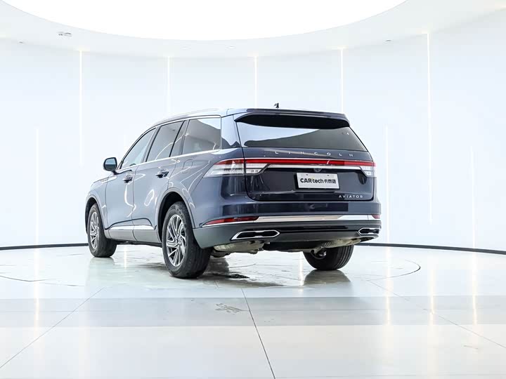 Фото 4 - Lincoln Aviator