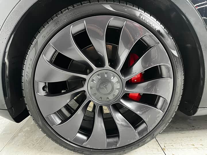 Фото 7 - Tesla Model Y