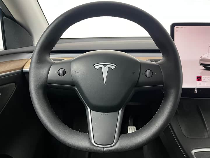 Фото 9 - Tesla Model Y