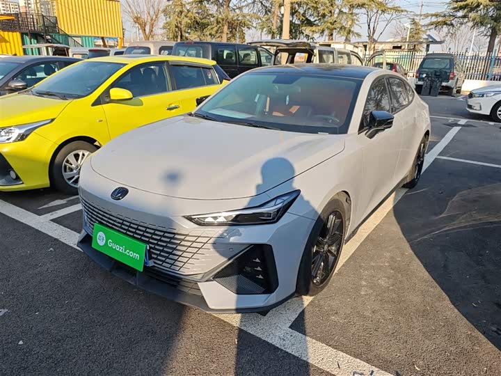 Фото 2 - Changan UNI-V