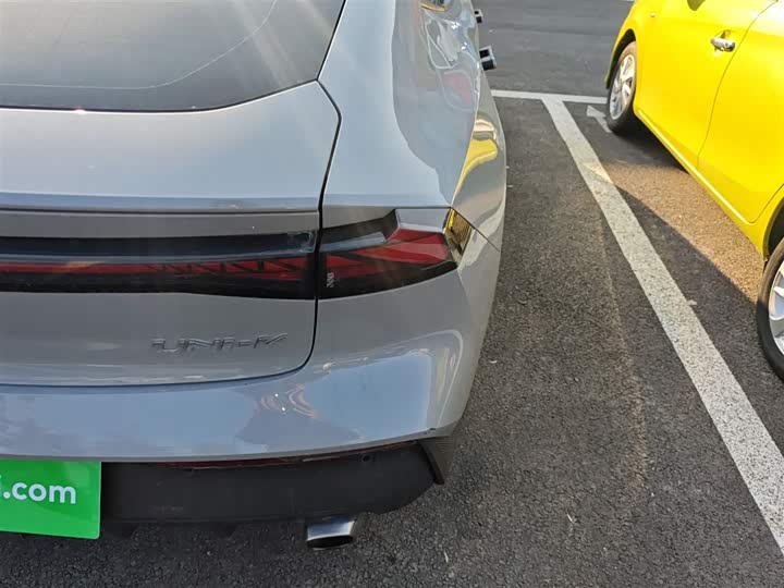 Фото 8 - Changan UNI-V