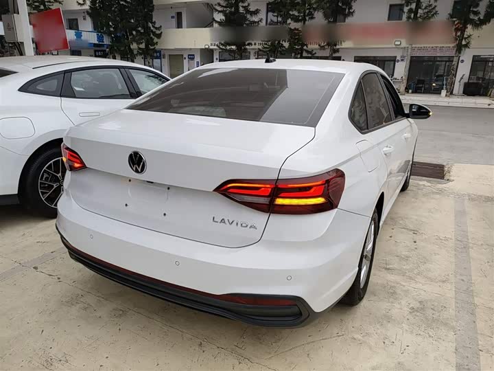 Фото 7 - Volkswagen Lavida