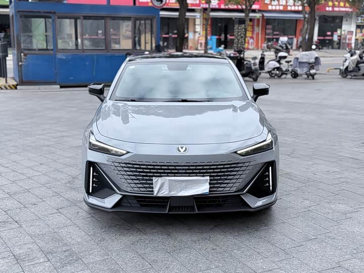 Фото 2 - Changan UNI-V