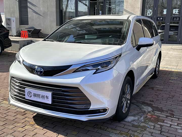 Фото 1 - Toyota Sienna