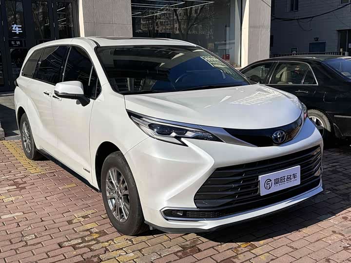 Фото 3 - Toyota Sienna