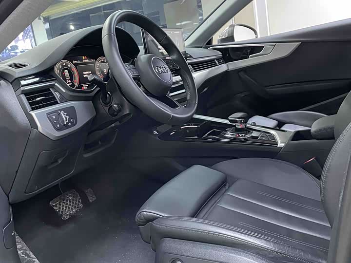 Фото 5 - Audi A5