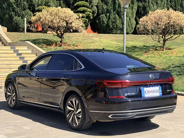 Фото 8 - Volkswagen Passat