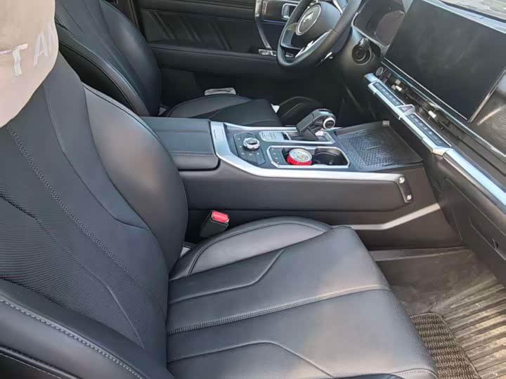 Фото 3 - Tank 400 Hybrid