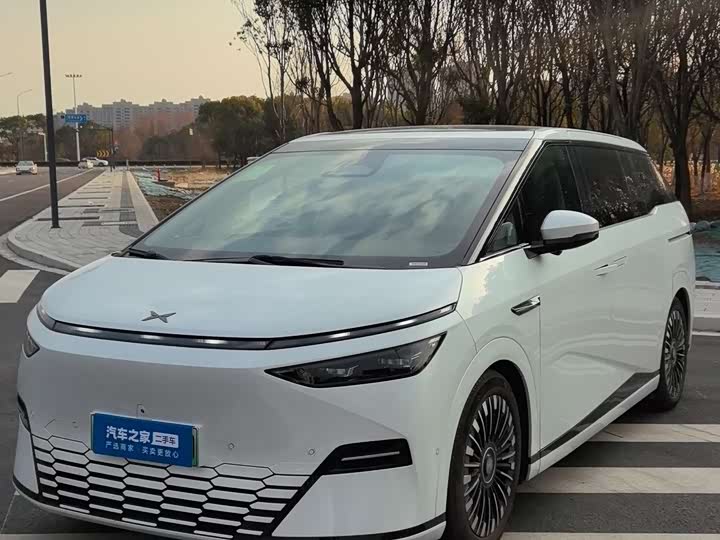 Фото 1 - XPeng X9