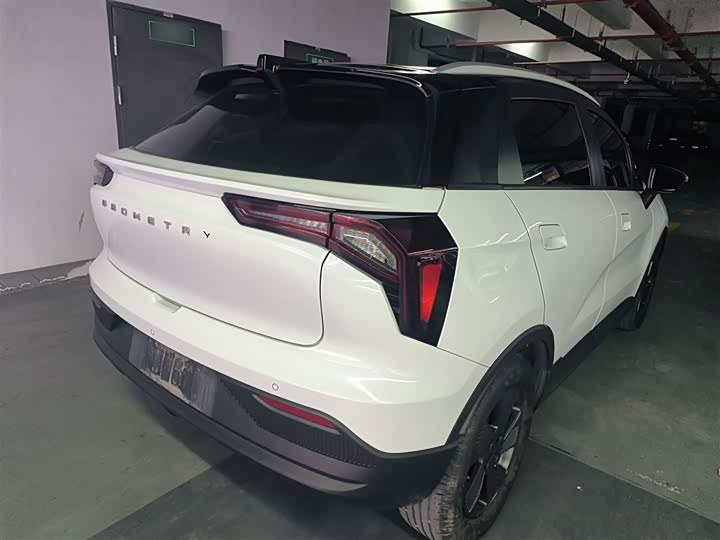 Фото 7 - Geely Geometry E Firefly