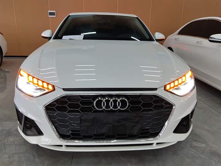 Фото 3 - Audi A4L