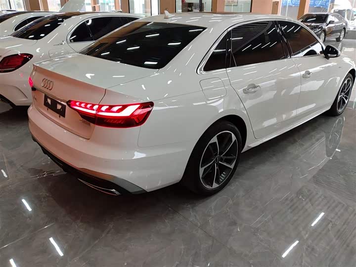 Фото 7 - Audi A4L