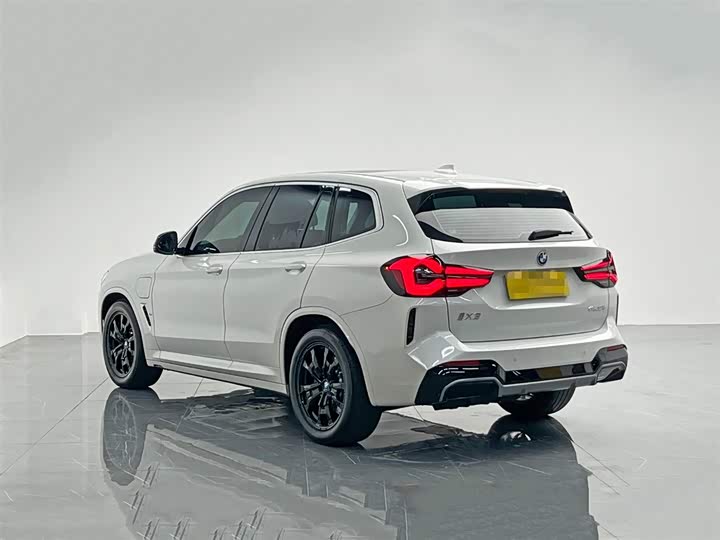 Фото 4 - BMW iX3