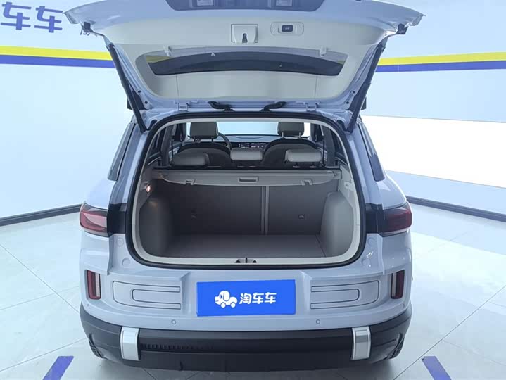 Фото 4 - Geely Icon