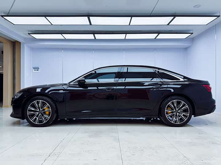 Фото 4 - Audi A6L