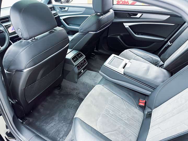 Фото 7 - Audi A6L