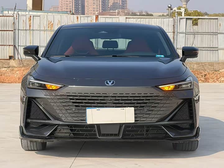 Фото 2 - Changan UNI-V