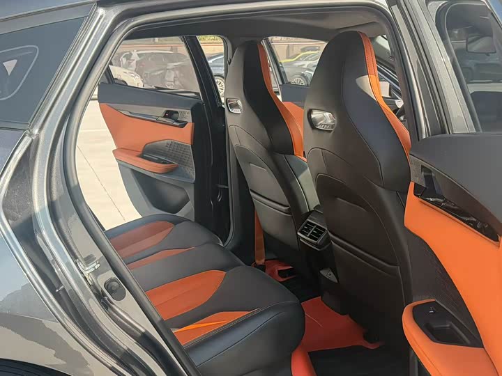 Фото 6 - Changan UNI-V