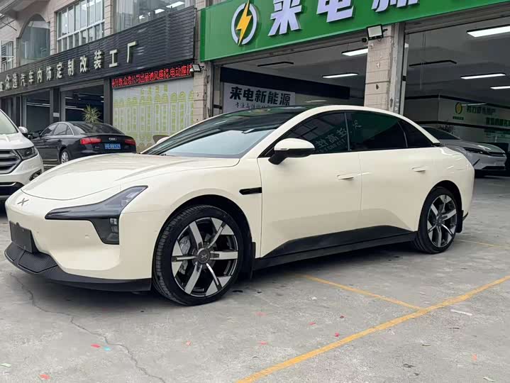 Фото 1 - XPeng Mona M03