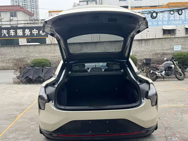 Фото 6 - XPeng Mona M03