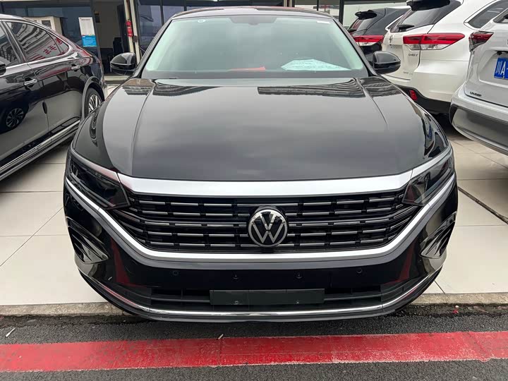 Фото 2 - Volkswagen Passat