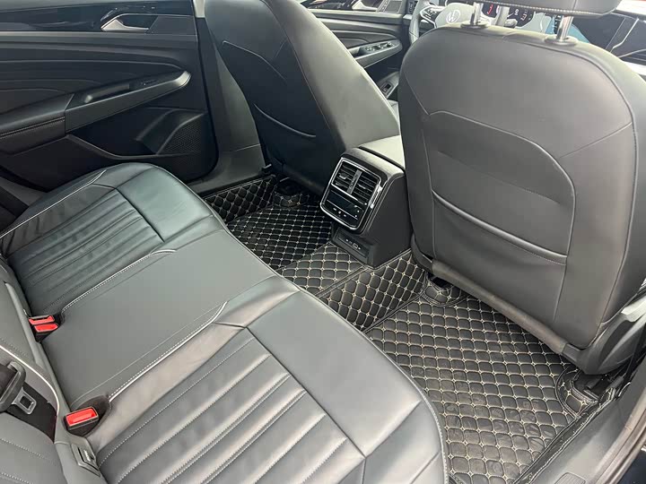 Фото 7 - Volkswagen Passat