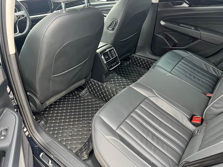 Фото 8 - Volkswagen Passat