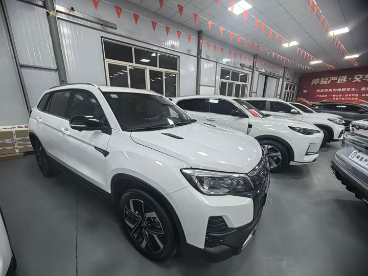 Фото 2 - Changan CS75