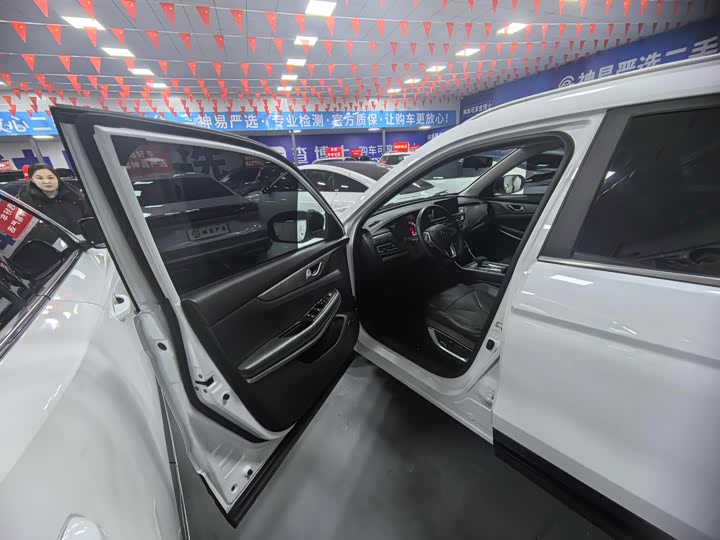 Фото 9 - Changan CS75