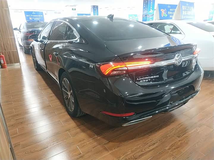 Фото 5 - Buick LaCrosse