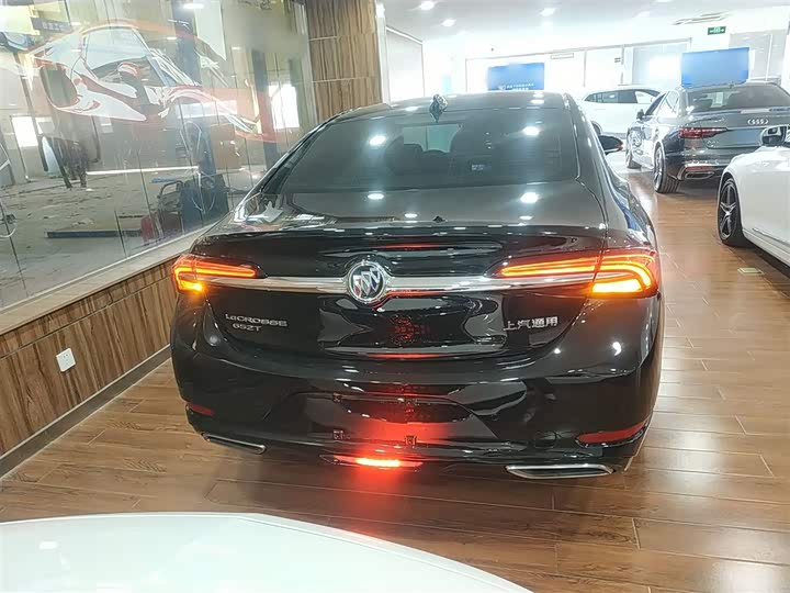 Фото 6 - Buick LaCrosse