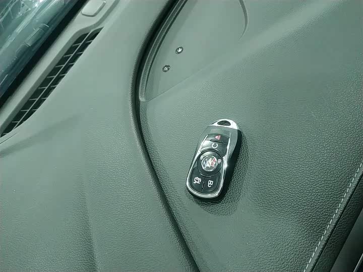 Фото 9 - Buick LaCrosse