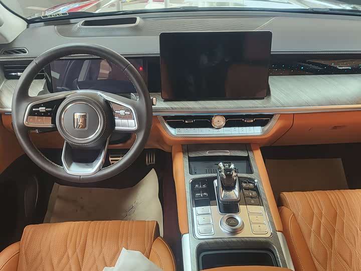 Фото 5 - Tank 500 Hybrid