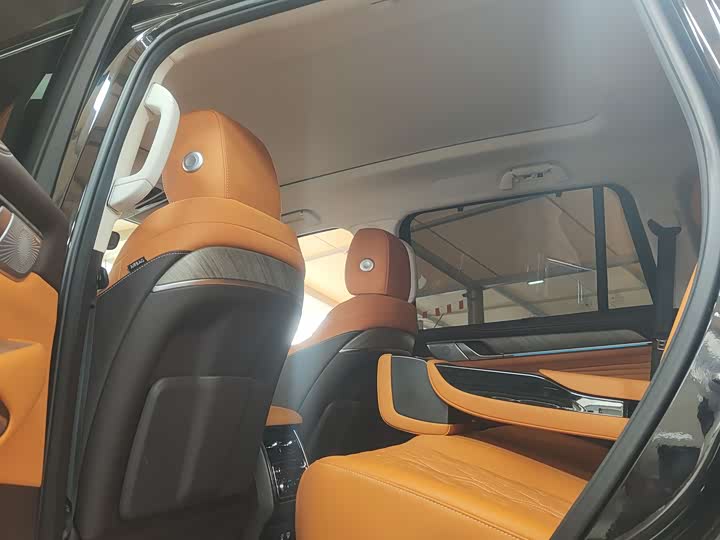 Фото 7 - Tank 500 Hybrid